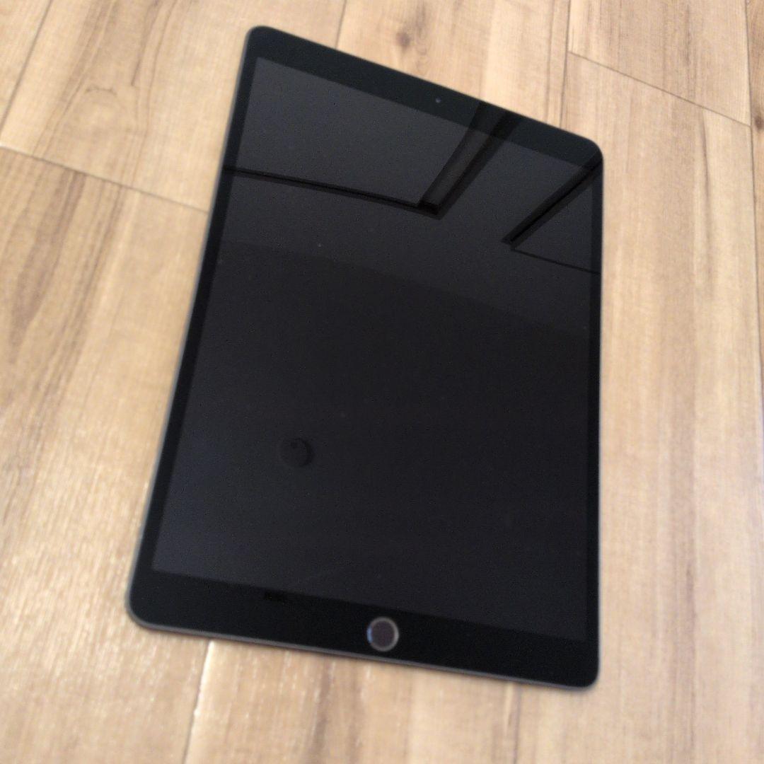 【美品】iPad Air 第3世代 Wi-Fiモデル 64GB　スペースグレー