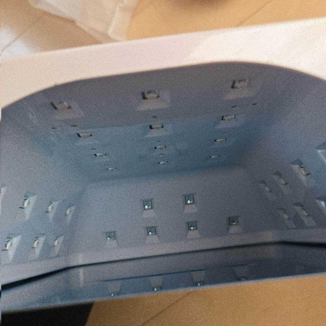 クロウ　Clou コードレス LED&UVライト