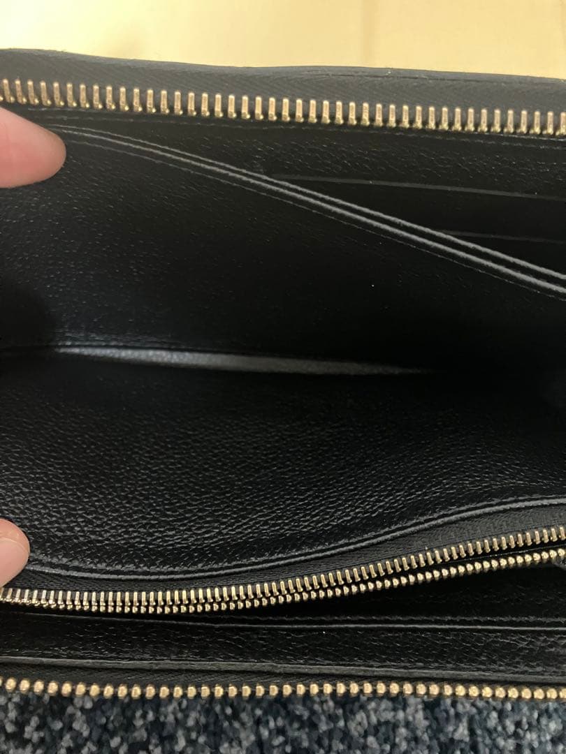 ルイヴィトン　ジッピーウォレット
