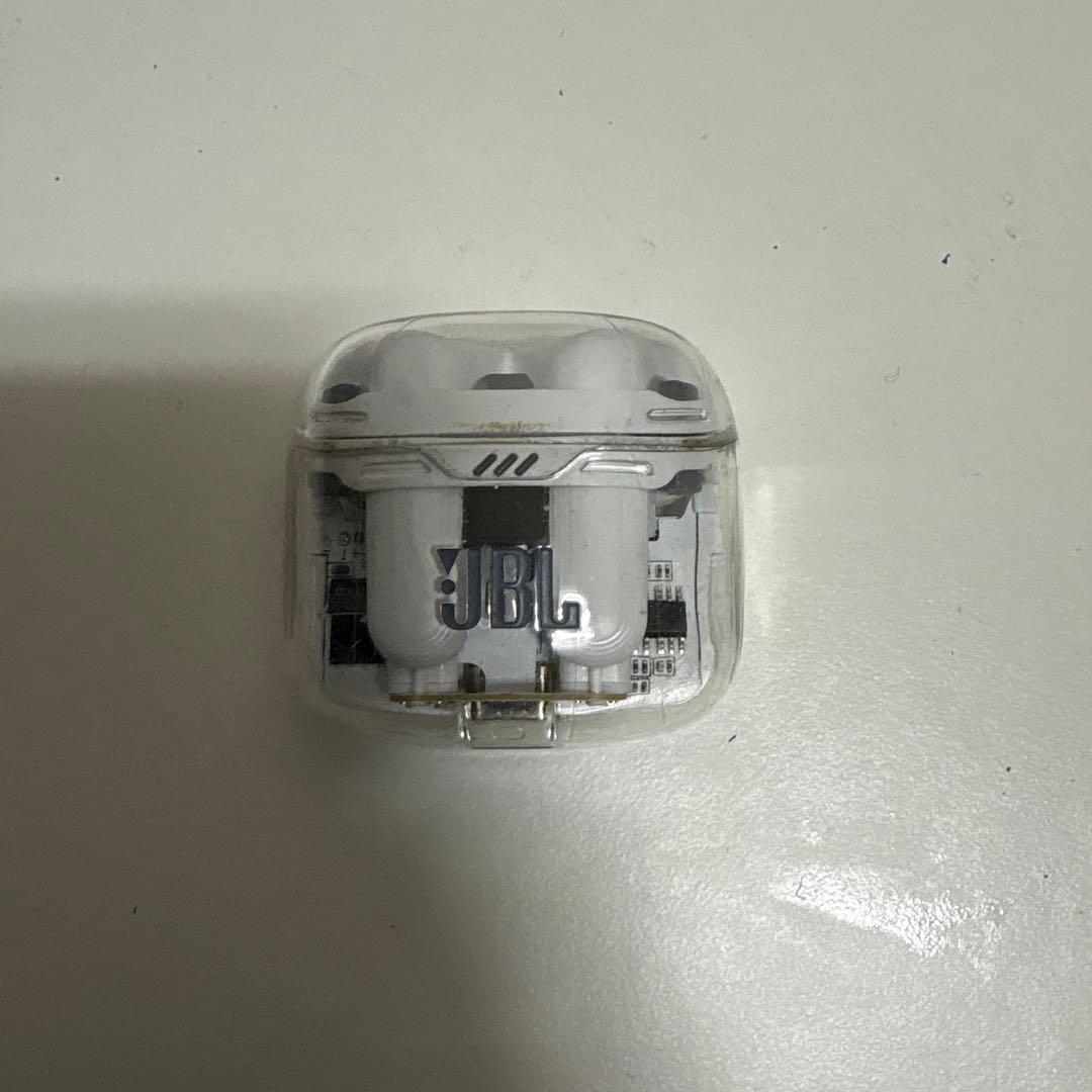 JBL ワイヤレスイヤホン ホワイト 充電ケース付き