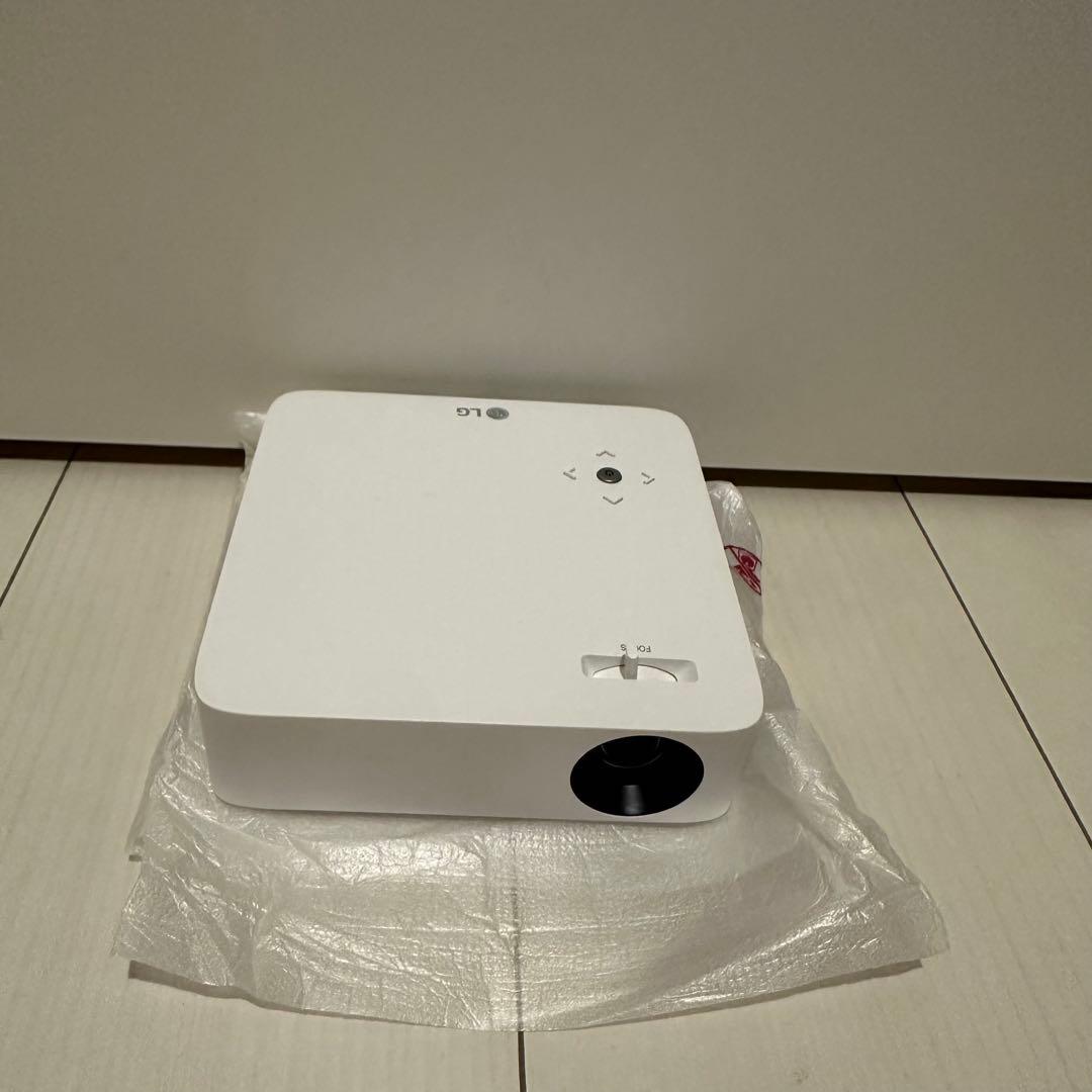 LG CineBeam プロジェクター ホワイト