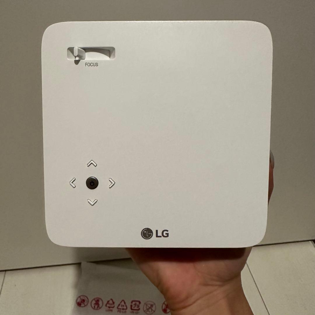 LG CineBeam プロジェクター ホワイト