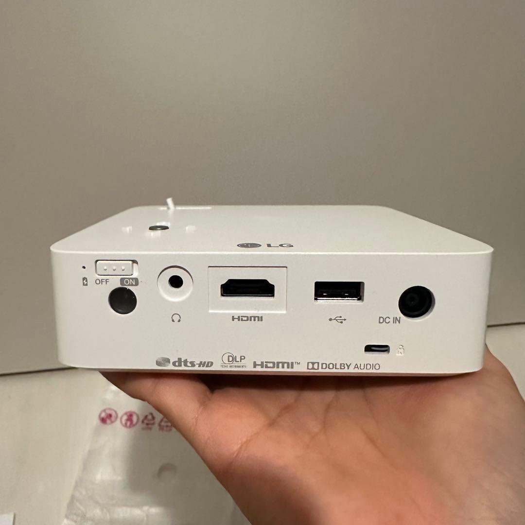 LG CineBeam プロジェクター ホワイト