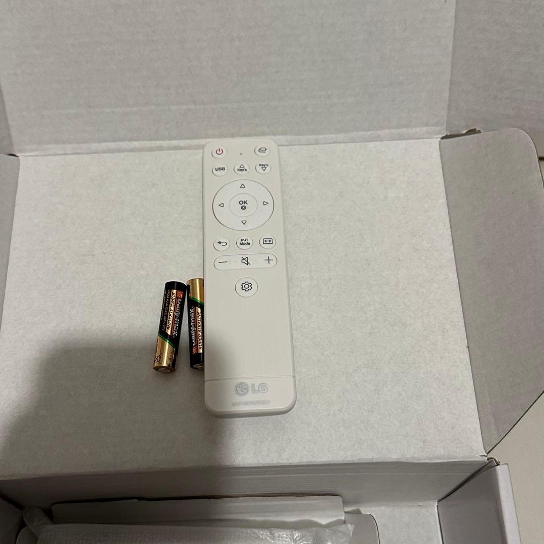 LG CineBeam プロジェクター ホワイト