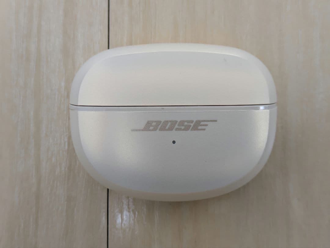 BOSE ULTRA OPEN EARBUDS　充電ケースと右耳のみ
