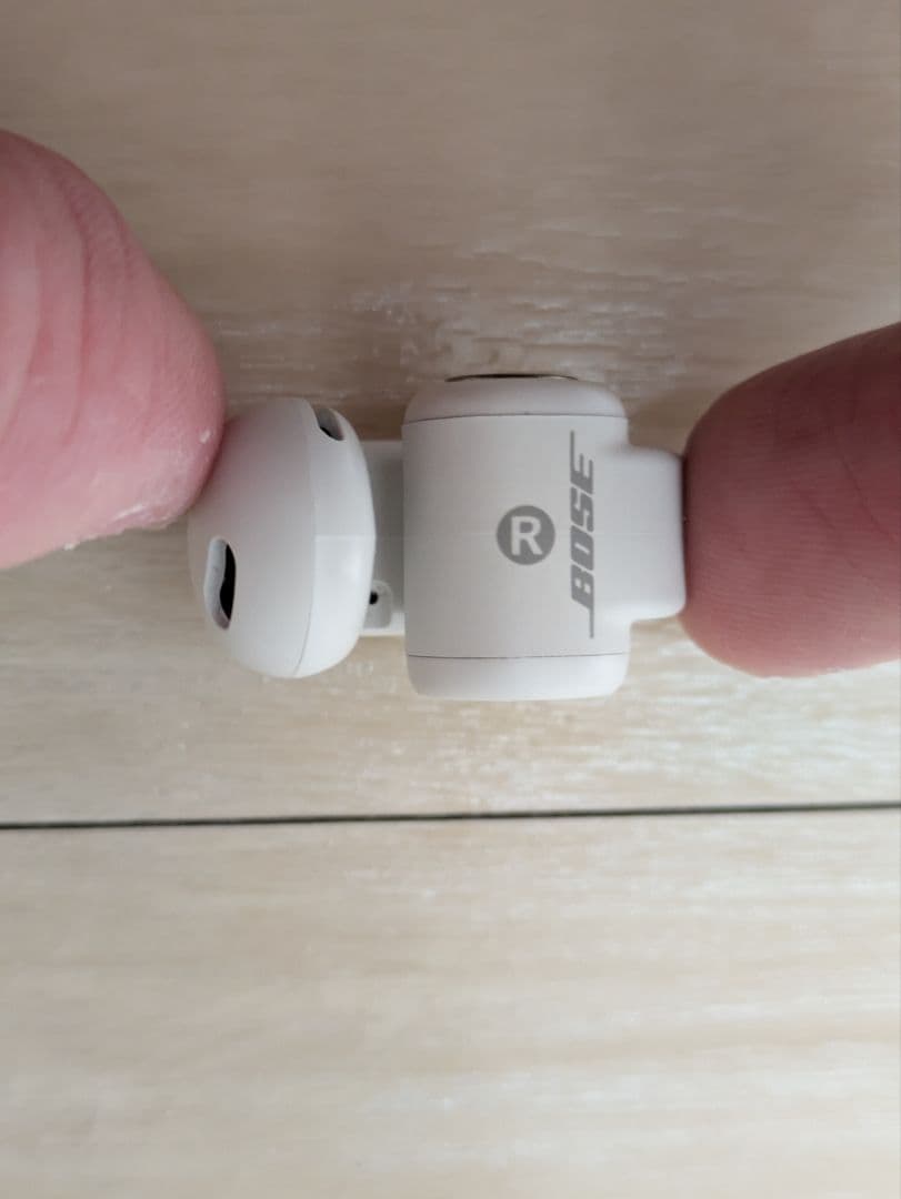 BOSE ULTRA OPEN EARBUDS　充電ケースと右耳のみ