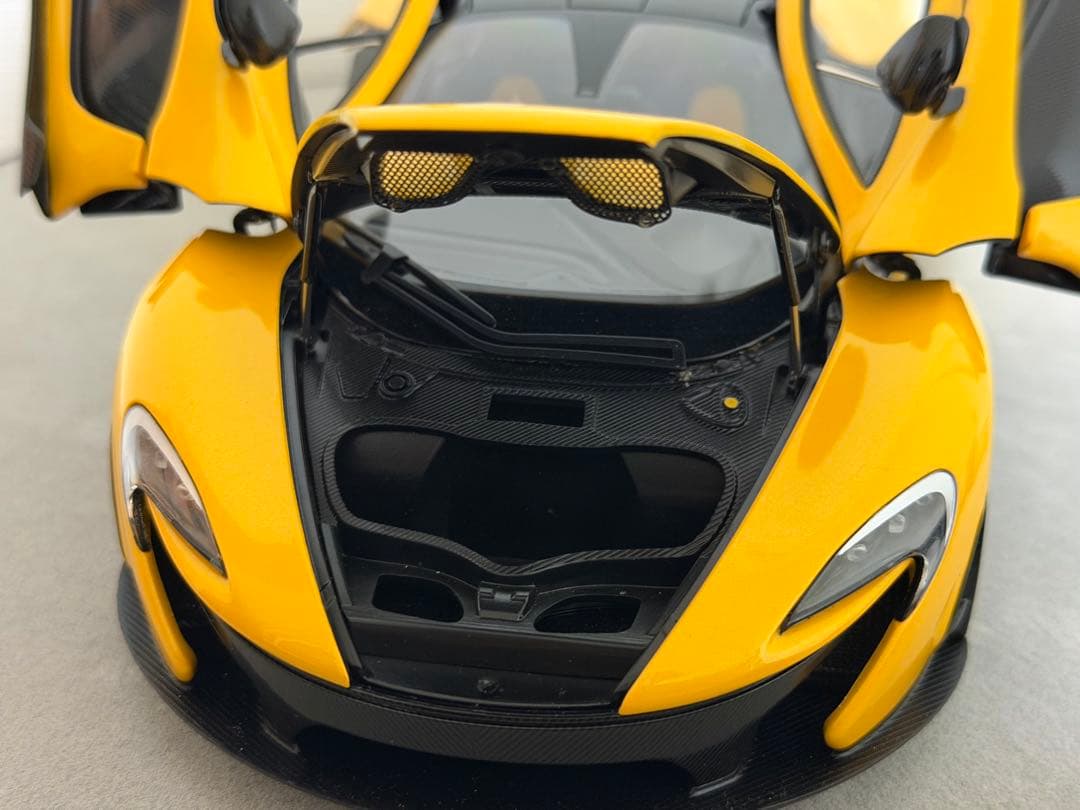 ミニカー AUTOart 1/18 MacLaren P1