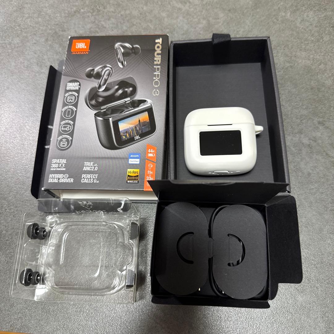JBL tour Pro 3 ブラック　ホワイトシリコンケース付き