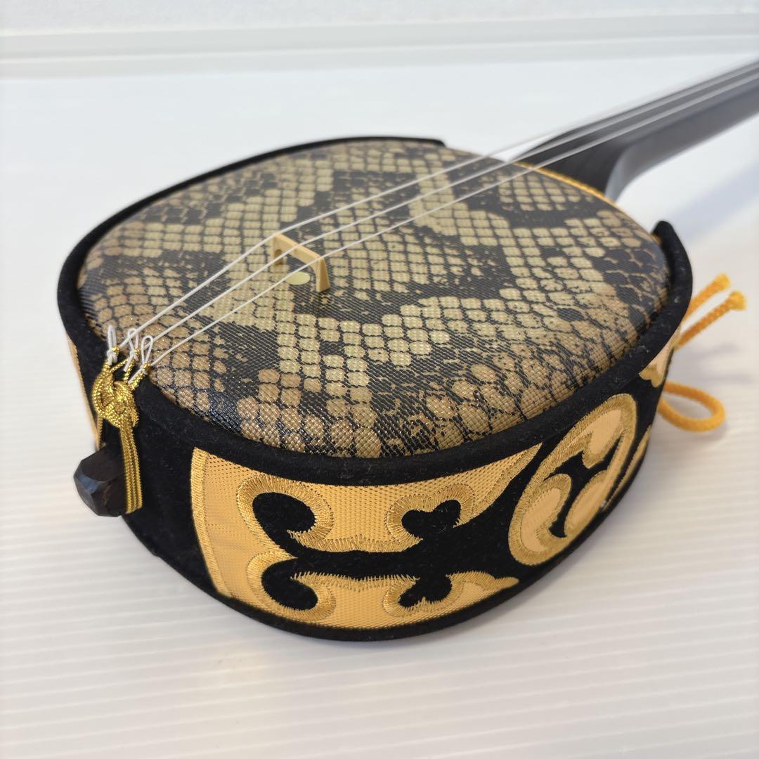 【美品】初心者セット 沖縄三線 三味線 人工革 蛇 ヘビ 入門 民族楽器 弦楽器