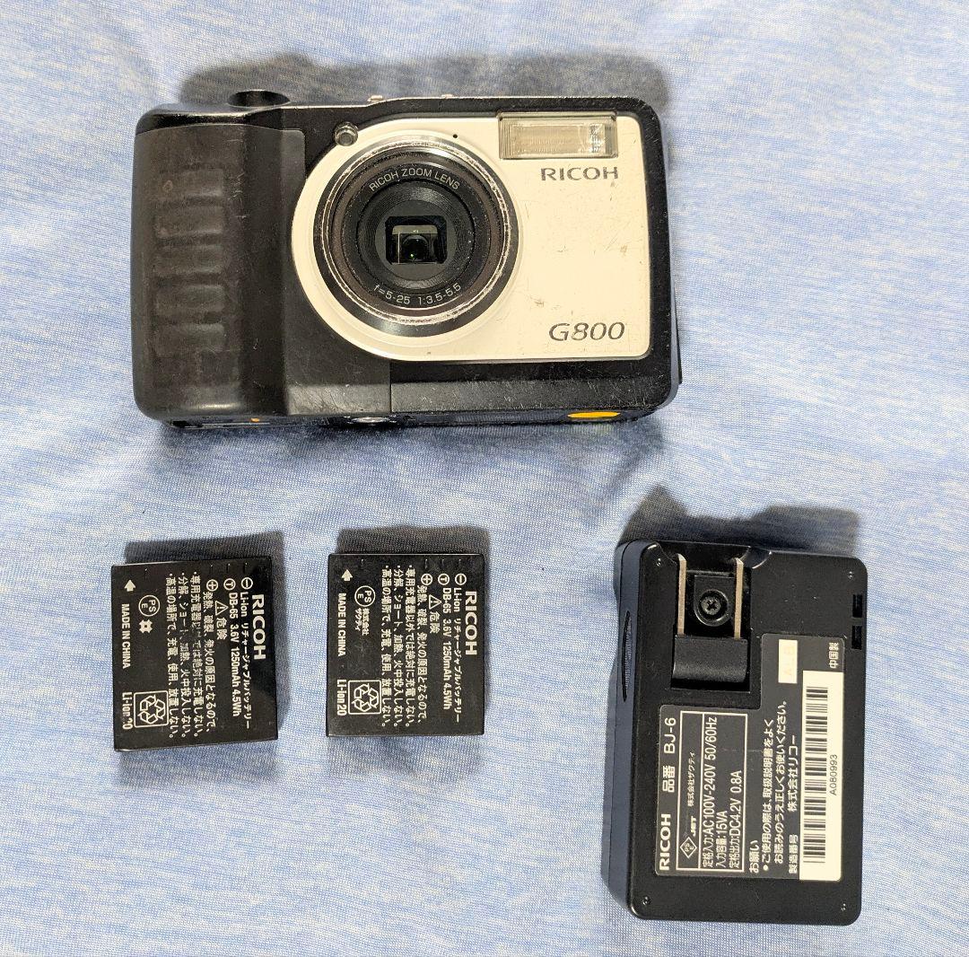 RICOH G800 コンパクトデジタルカメラ　バッテリー×2 充電器×1