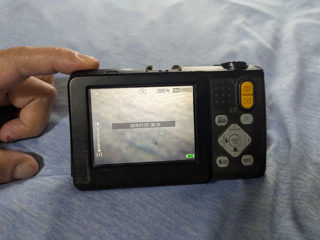 RICOH G800 コンパクトデジタルカメラ　バッテリー×2 充電器×1