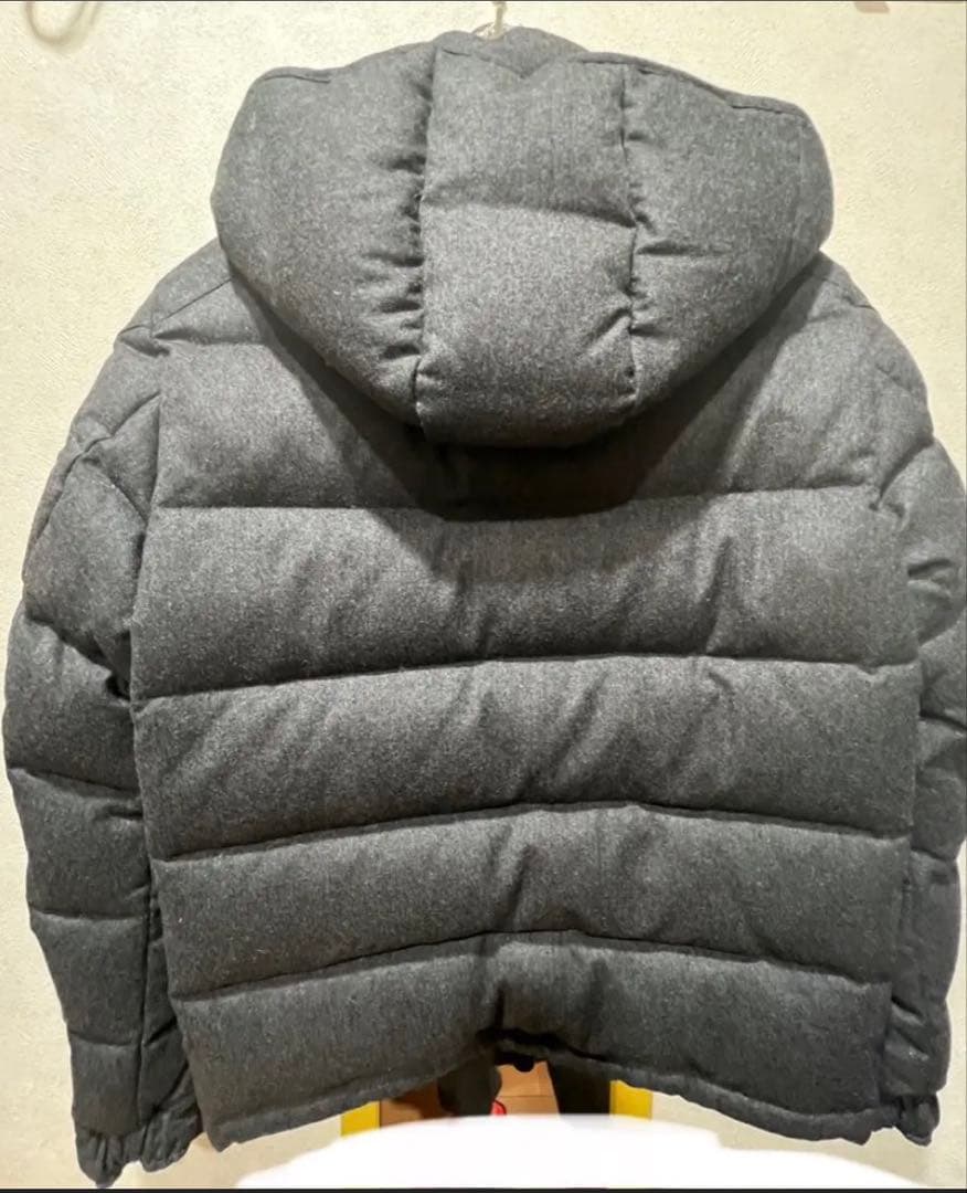 MONCLER（モンクレール) モンジュネーブルダウンジャケット グレー