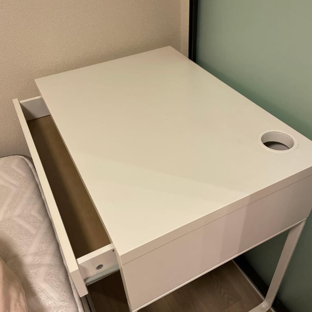 ホワイト引き出し付きテーブル　勉強机