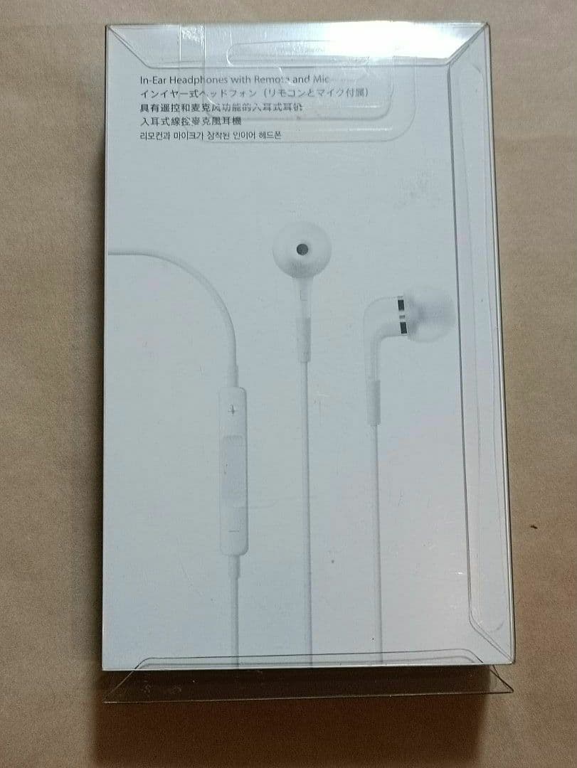 apple純正　マイク付きイヤホン　ME186FE/A