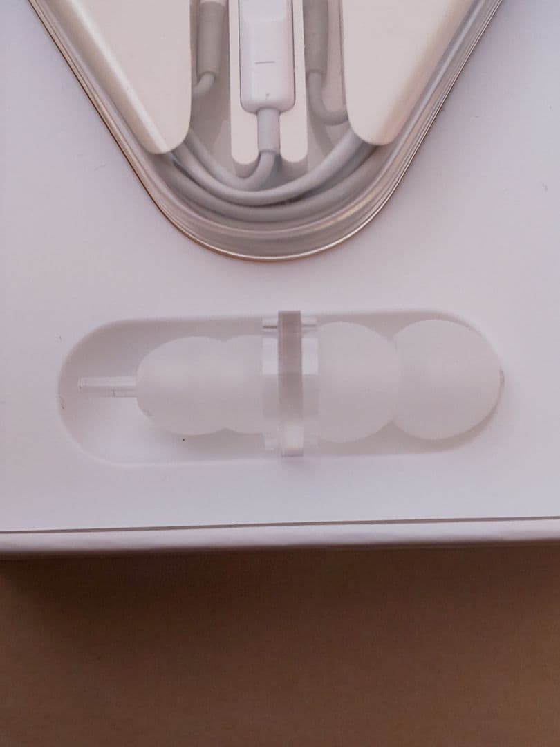 apple純正　マイク付きイヤホン　ME186FE/A