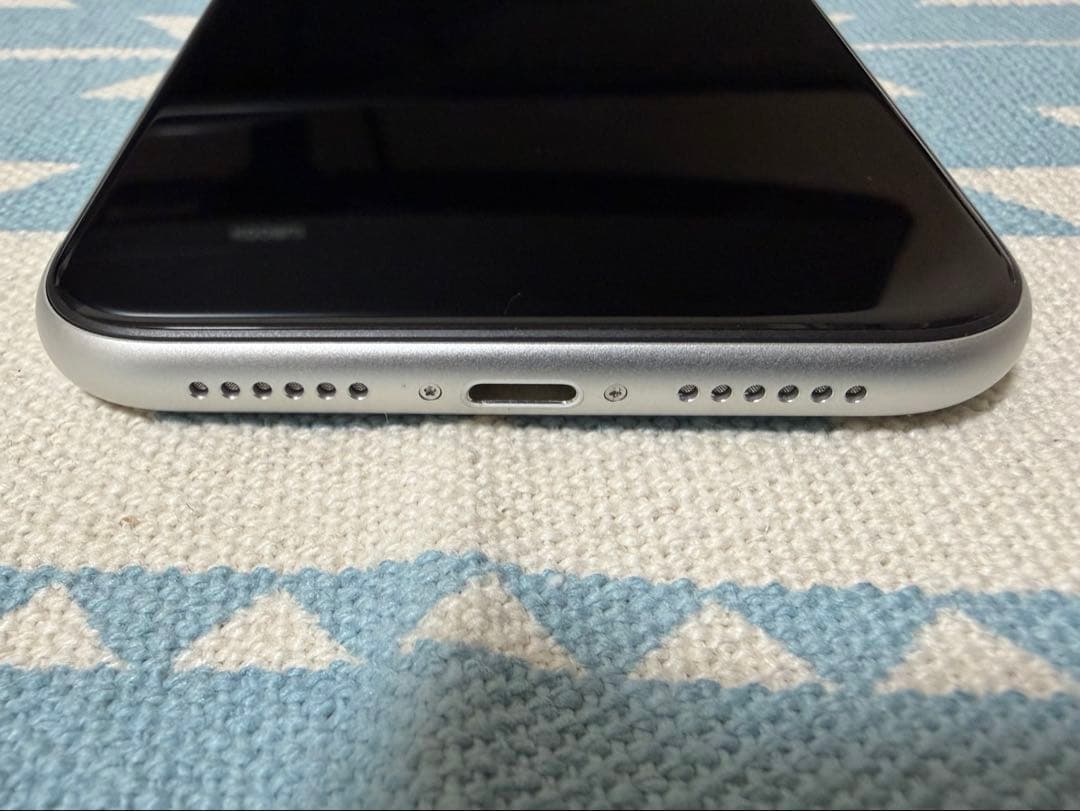 Apple iPhone XR ホワイト 本体