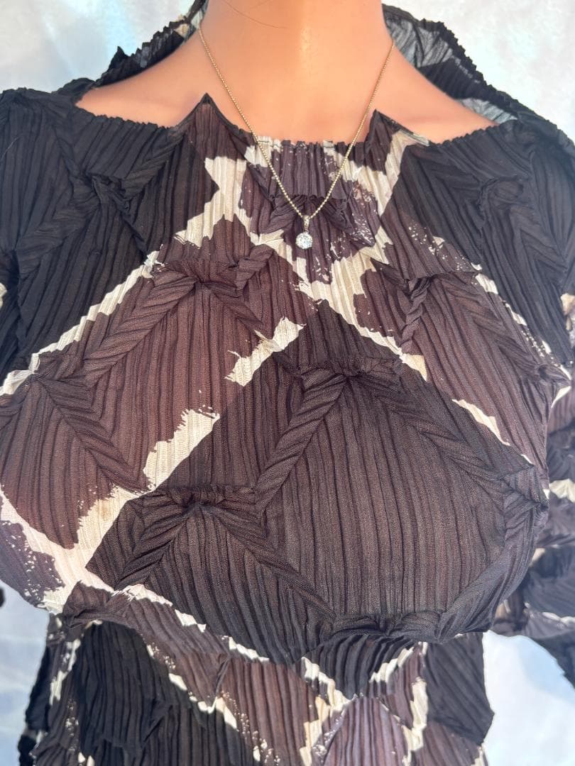 ISSEY MIYAKE ライン柄 変形 立体プリーツ M