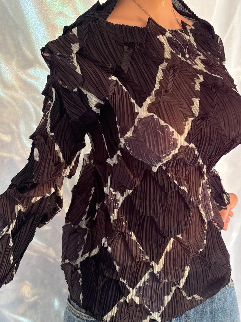 ISSEY MIYAKE ライン柄 変形 立体プリーツ M