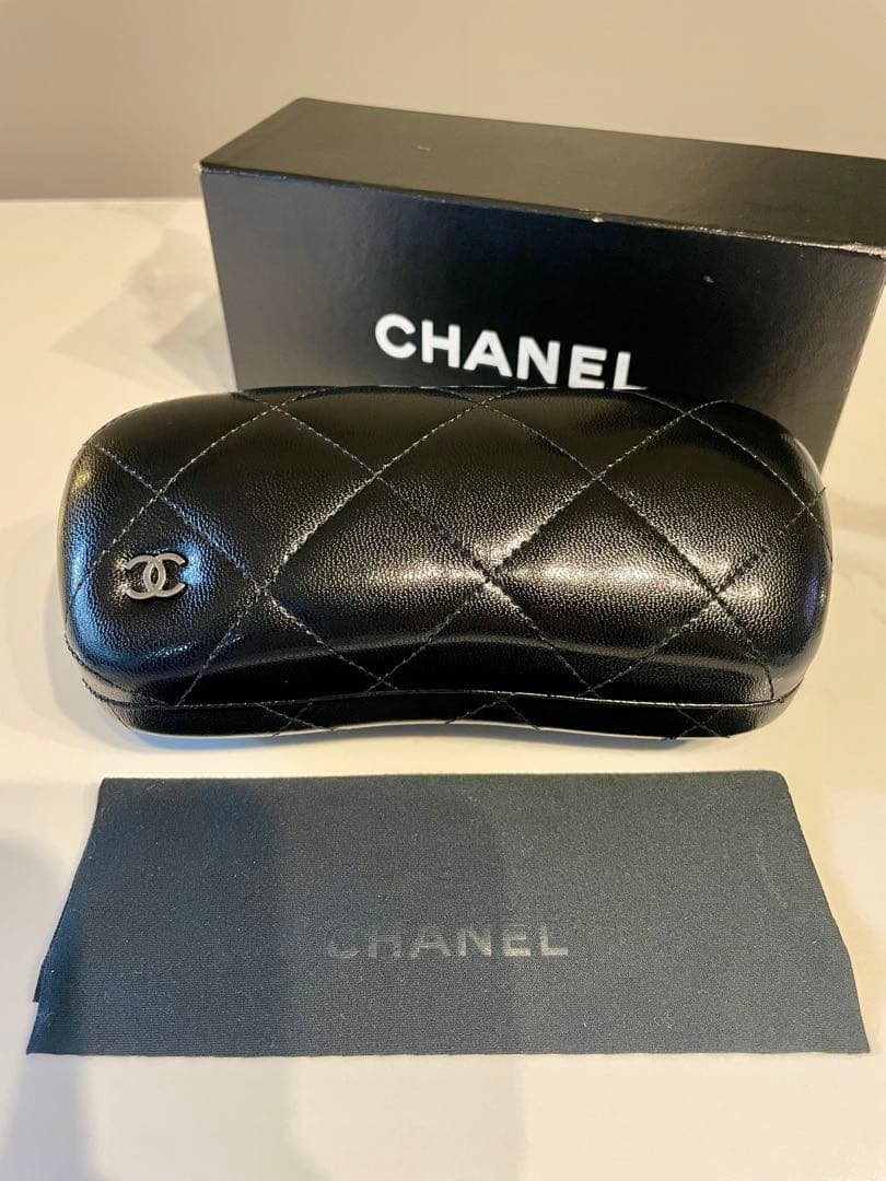 正規店購入▪️CHANELサングラス▪️一式揃い▪️モノトーン▪️ブラック ホワイト