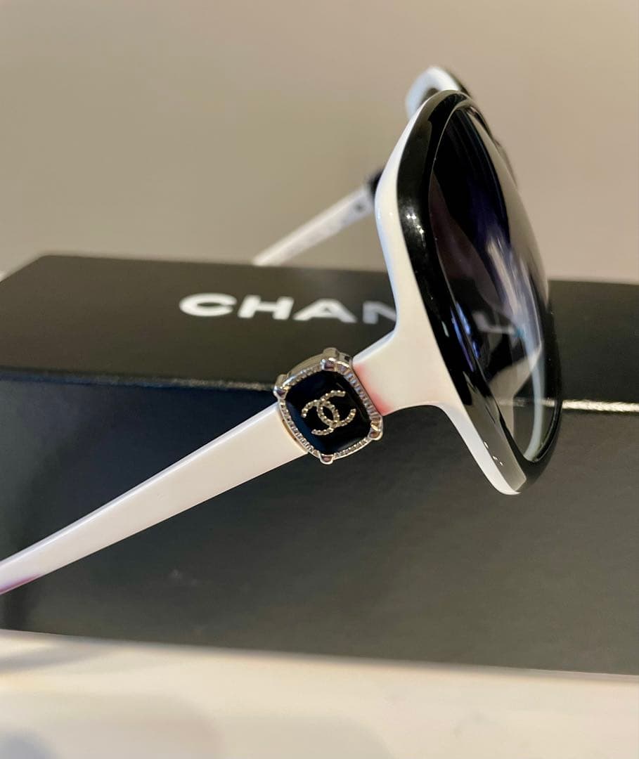 正規店購入▪️CHANELサングラス▪️一式揃い▪️モノトーン▪️ブラック ホワイト
