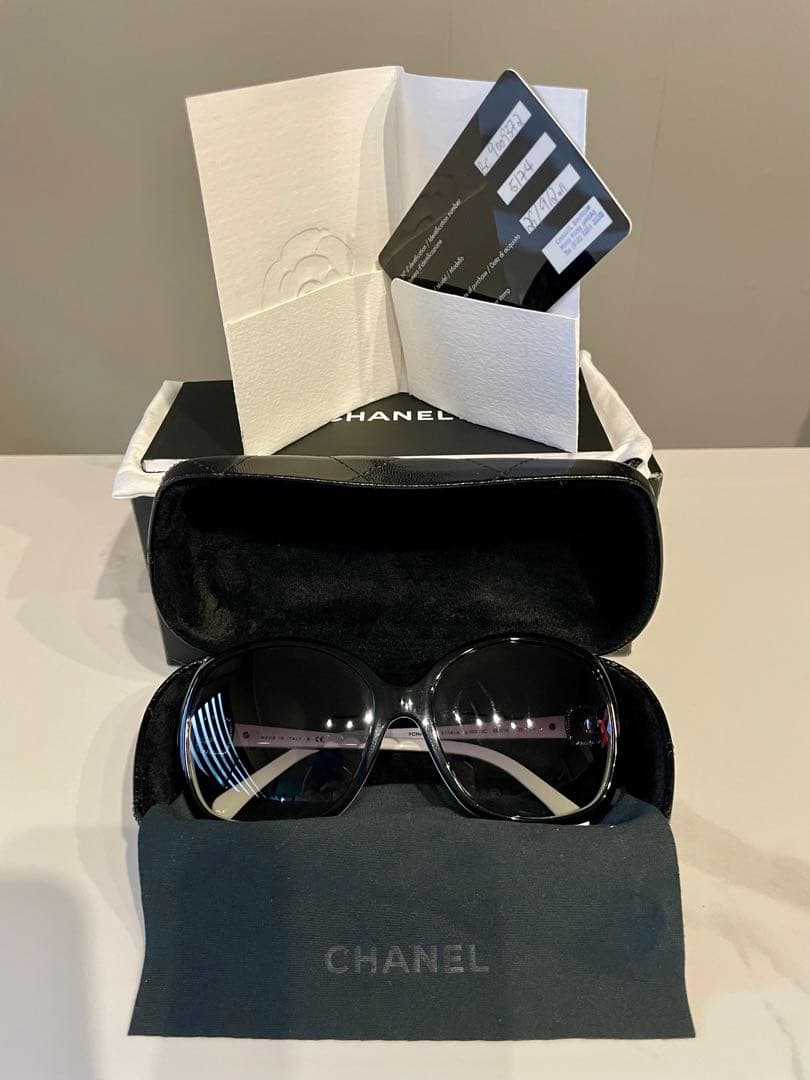 正規店購入▪️CHANELサングラス▪️一式揃い▪️モノトーン▪️ブラック ホワイト
