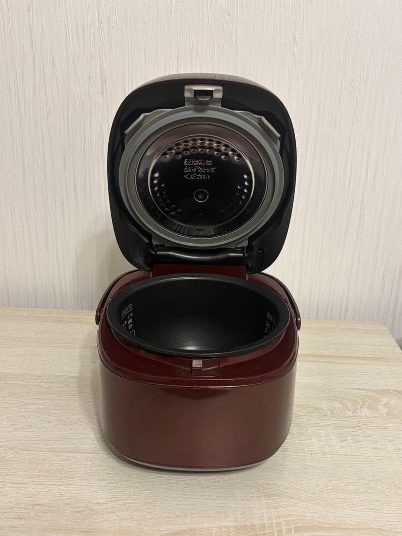 炊飯器　東芝真空IHジャー炊飯器　5.5合炊き