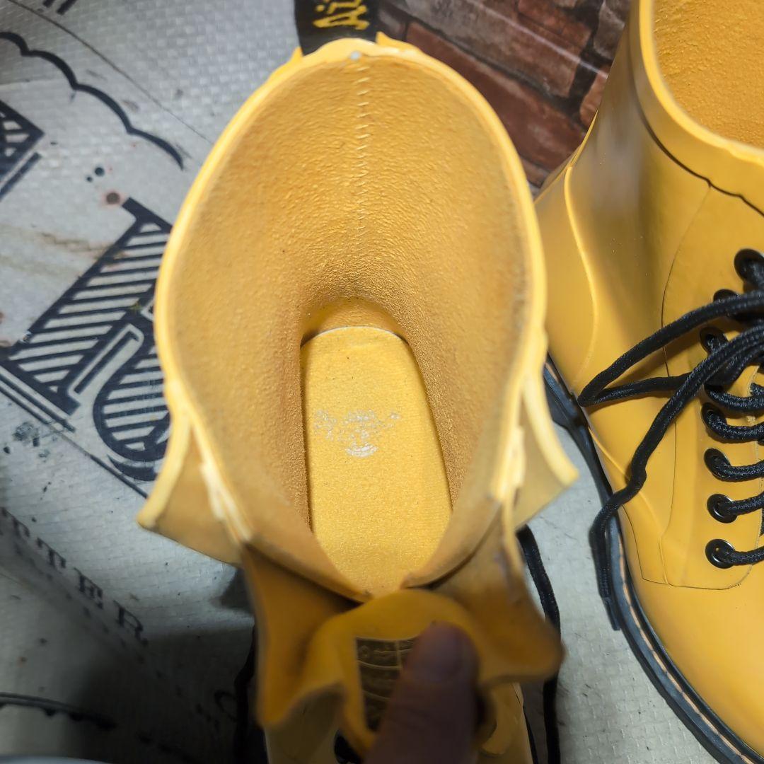 イエロー レースアップブーツ