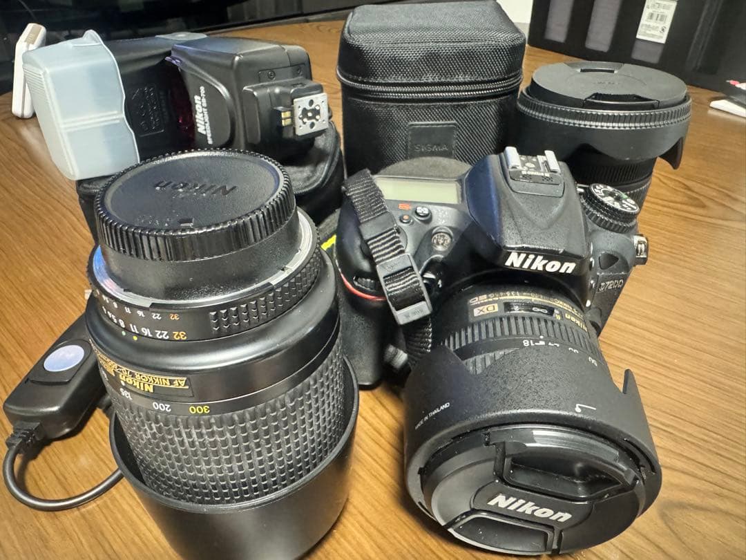 Nikon D7200 一眼レフカメラ 18-140mmレンズ付き