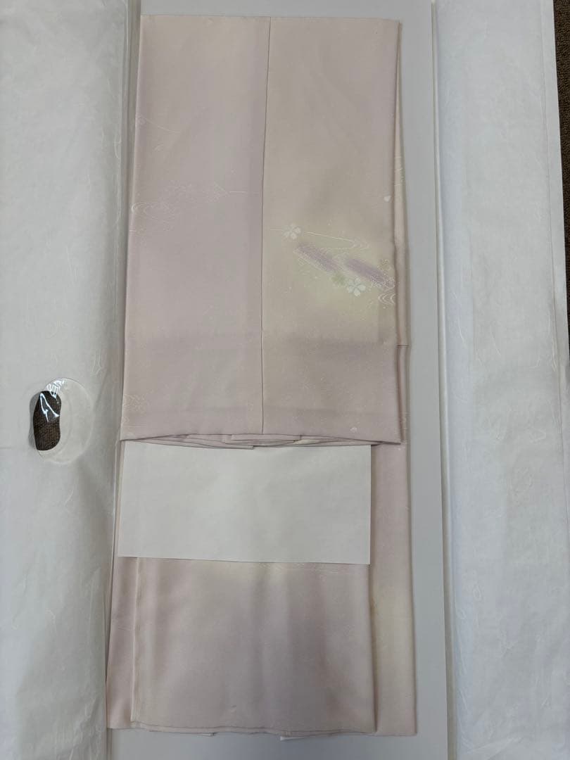 淡いピンクの長襦袢 花柄刺繍 新品未使用　エクセルヒューマン社購入　正絹