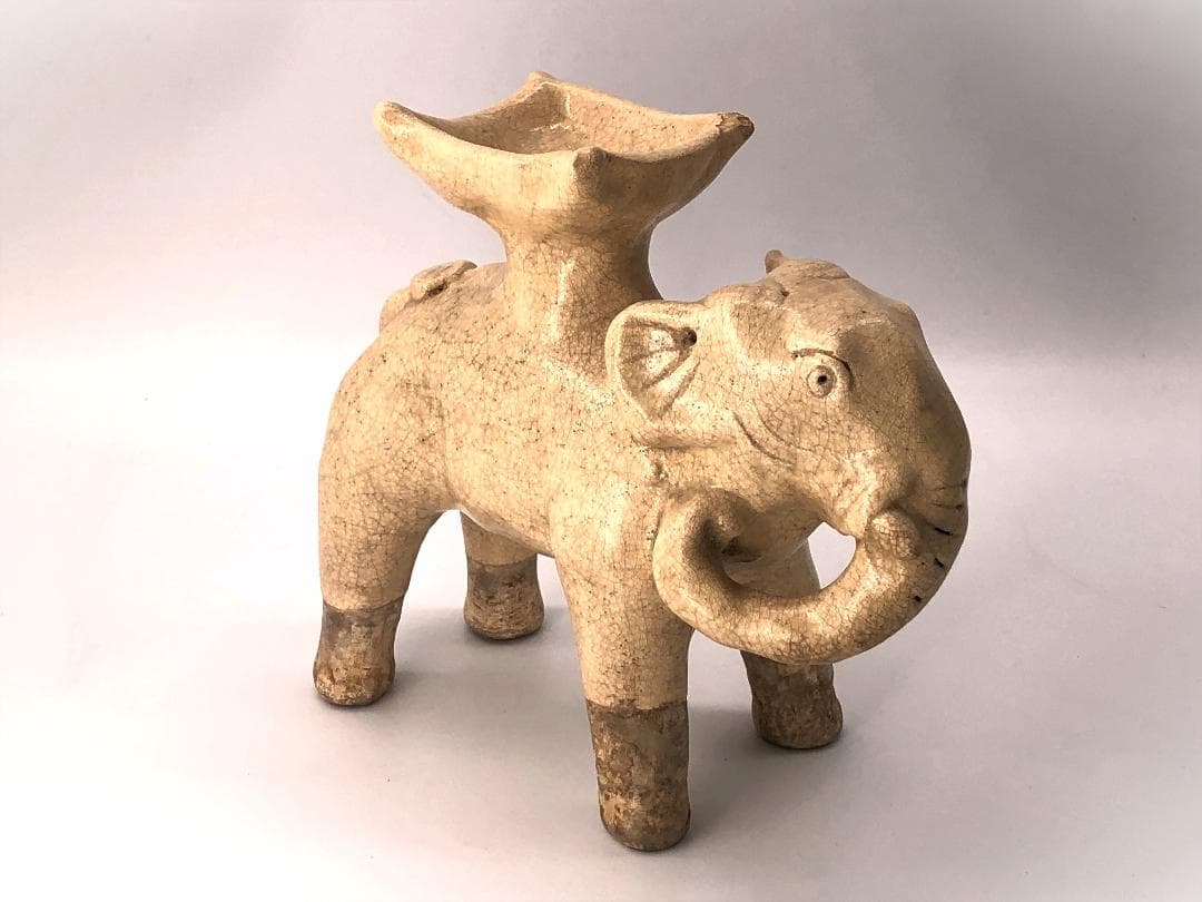 【 南洋陶磁 】　白釉象　宋胡禄/サンカローク　渡来品骨董　　L0317F