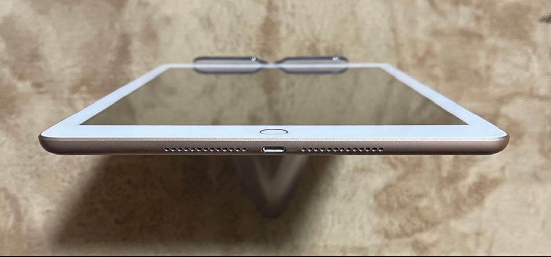 「海外版」iPad 第6世代 Wi-Fiモデル 32GB ゴールド