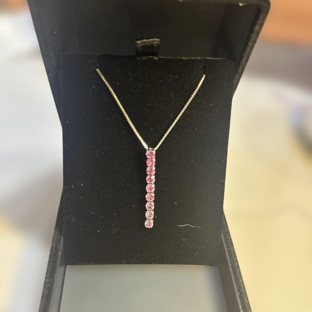 最終値！明日31日まで！PT900 ピンクサファイアの1文字ネックレスのトップ