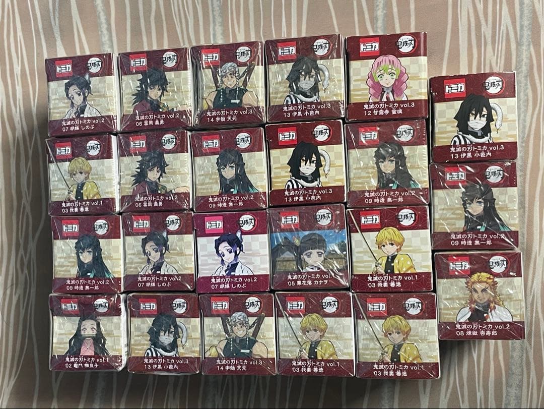 トミカ 鬼滅の刃シリーズのミニカー、合計35台セットです。