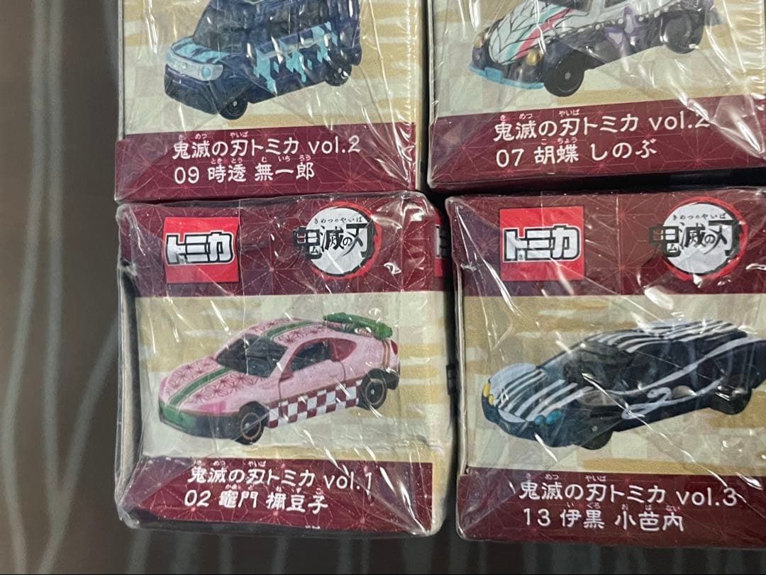 トミカ 鬼滅の刃シリーズのミニカー、合計35台セットです。