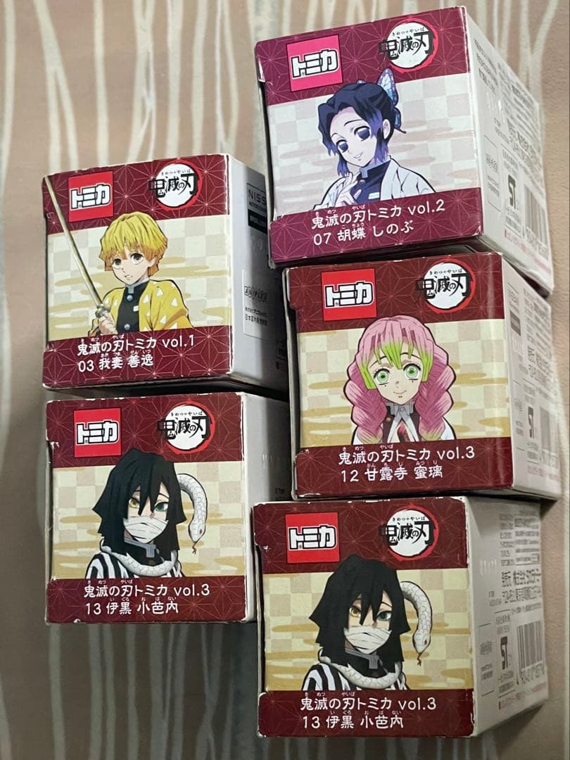 トミカ 鬼滅の刃シリーズのミニカー、合計35台セットです。
