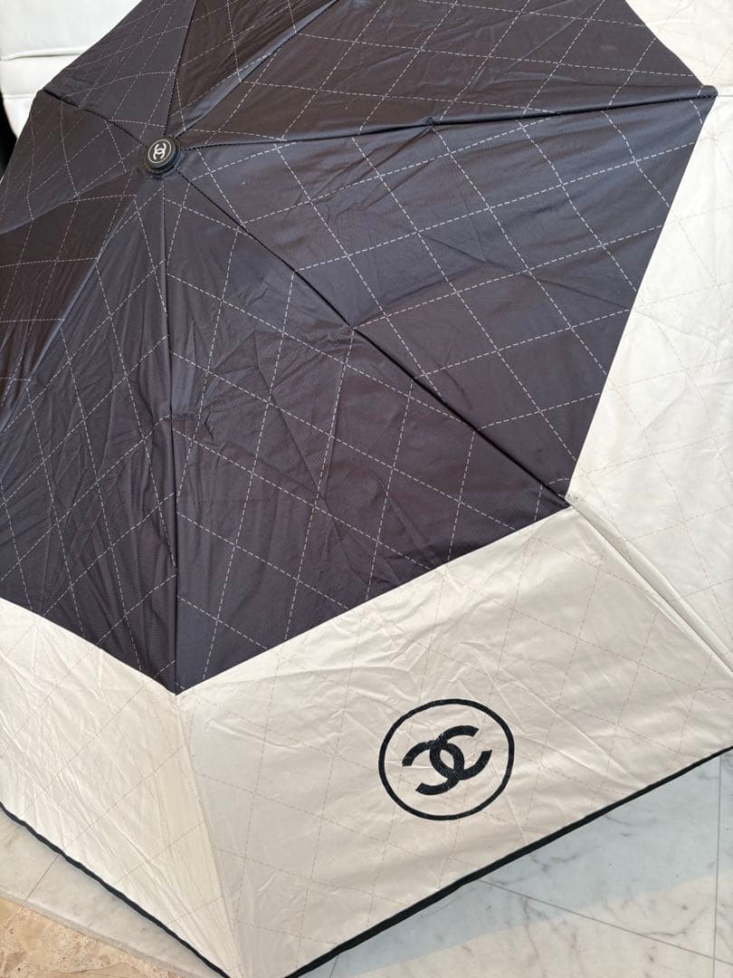 シャネル♡ノベルティ　バイカラー 折り畳み傘 雨天兼用