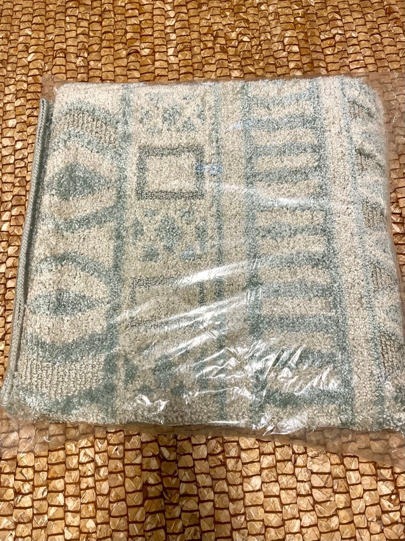 cucan オールシーズン ラグ 洗える 北欧 ライトブルー 幾何学模様ラグ