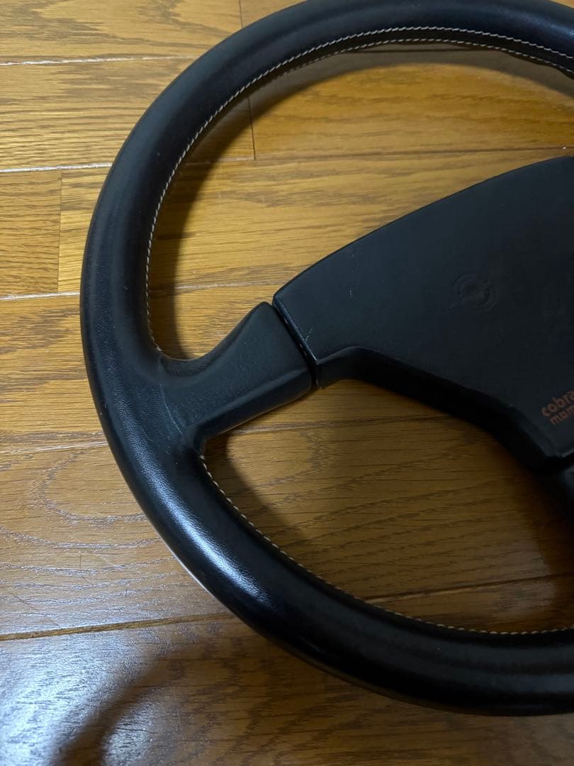 momo cobra モモ　コブラ　ステアリング