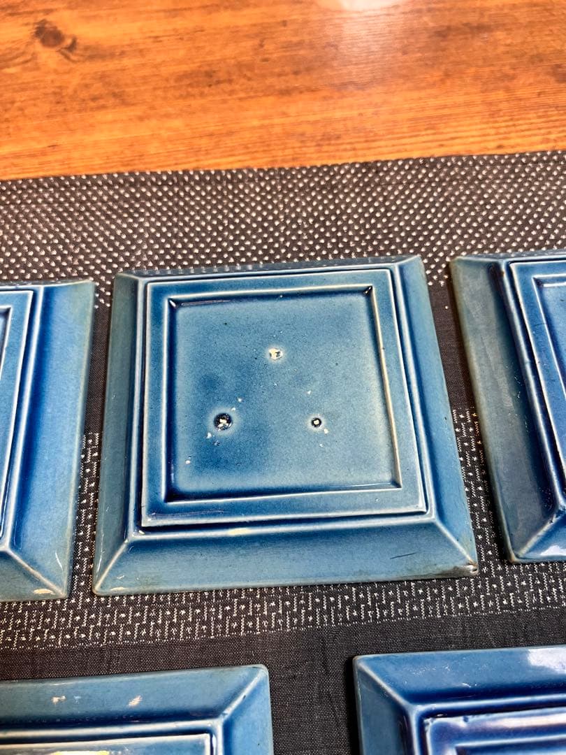 珉平焼 瑠璃釉 小皿 角皿 青 網代文に蔦 豆皿 淡路焼・アンティーク・美術品