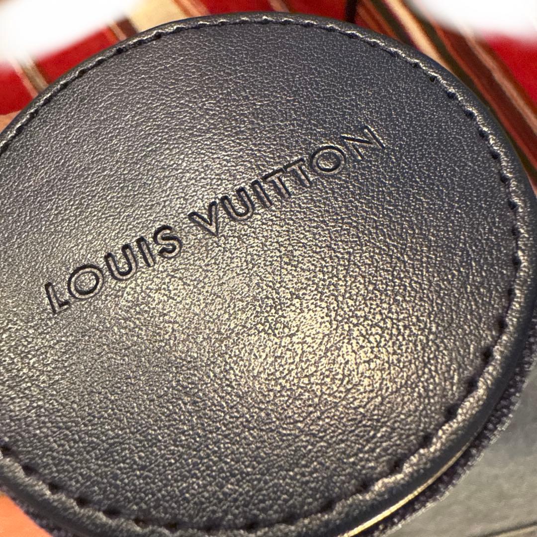 美品　LOUIS VUITTON イヤホンケース　アクセサリーやケースにも