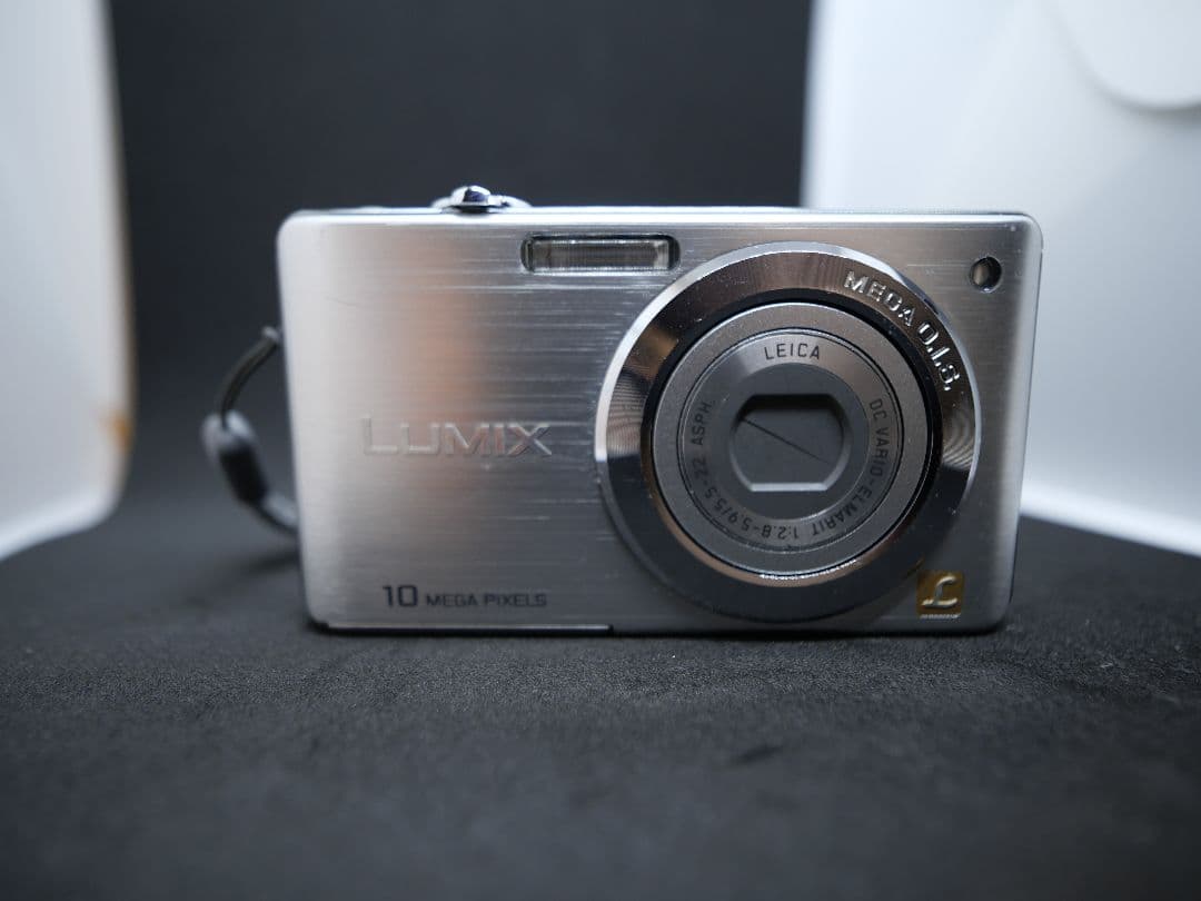 【動作確認済・電池充電器付】LUMIX コンデジDMC-FS7