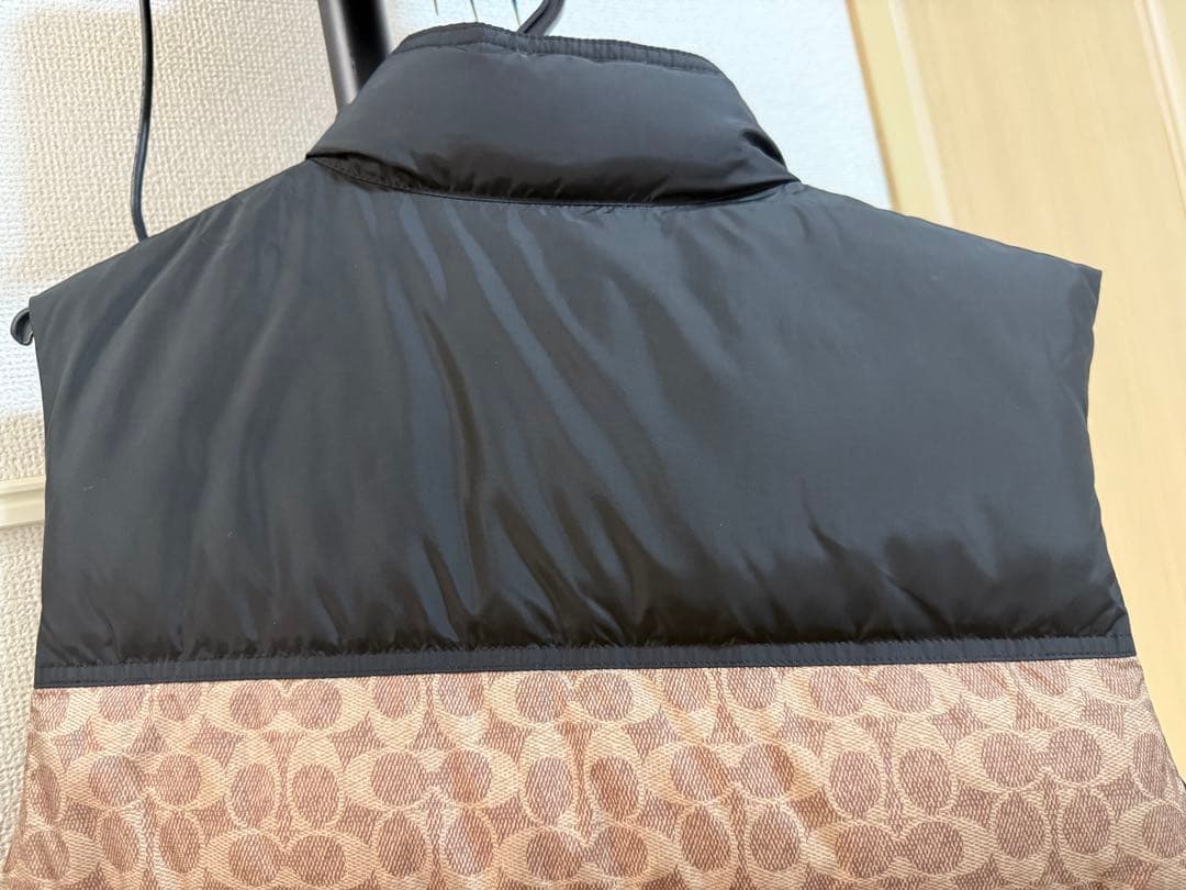 【最終値下】COACH ダウンベスト 黒/ベージュ