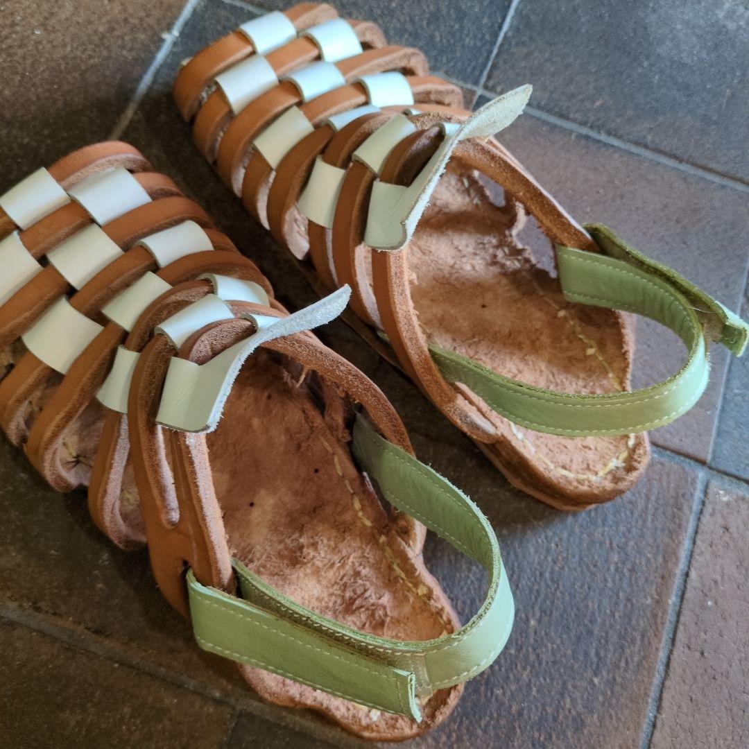 はなまめ曽田耕さんの皮のサンダル