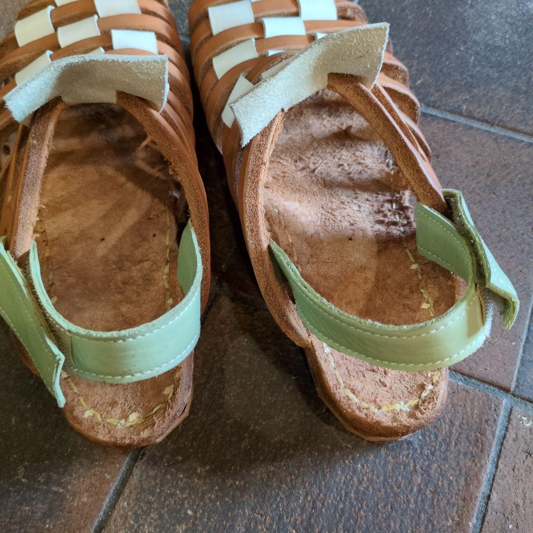 はなまめ曽田耕さんの皮のサンダル