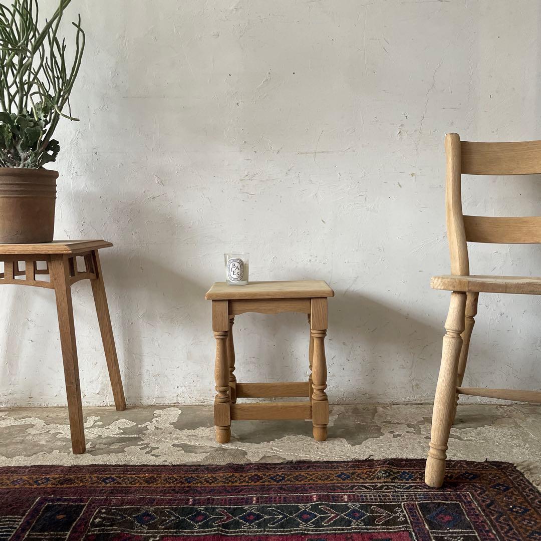 ビンテージ　サイドテーブル ベッドサイドテーブル　スツール　小　剥離