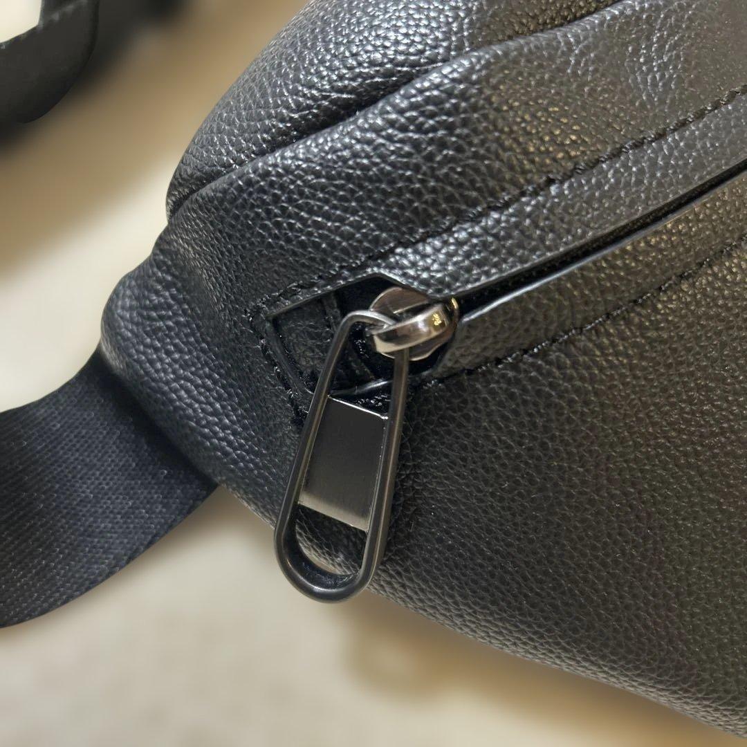 （試着程度）カルバンクライン　レザーウエストポーチ