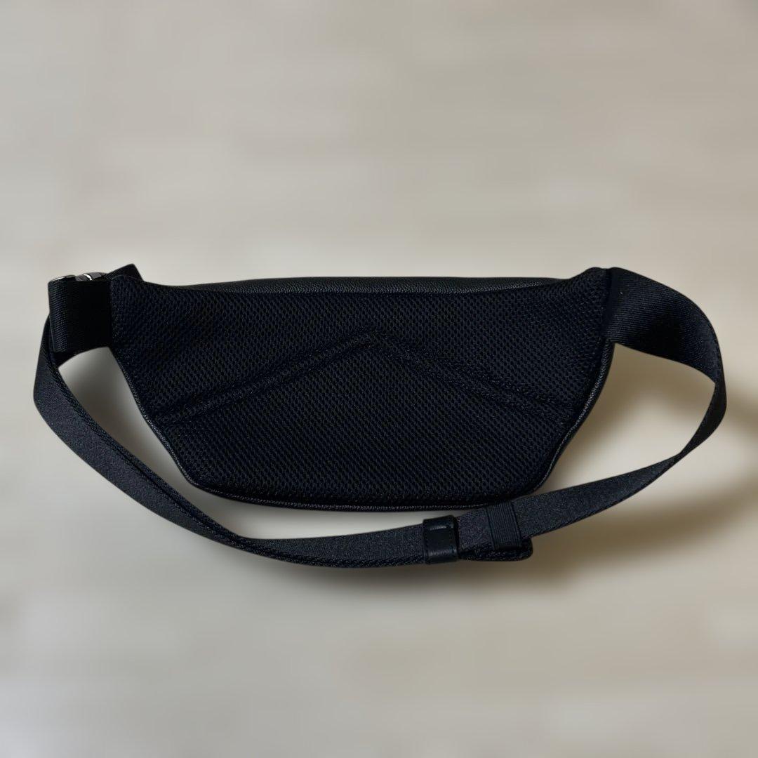 （試着程度）カルバンクライン　レザーウエストポーチ