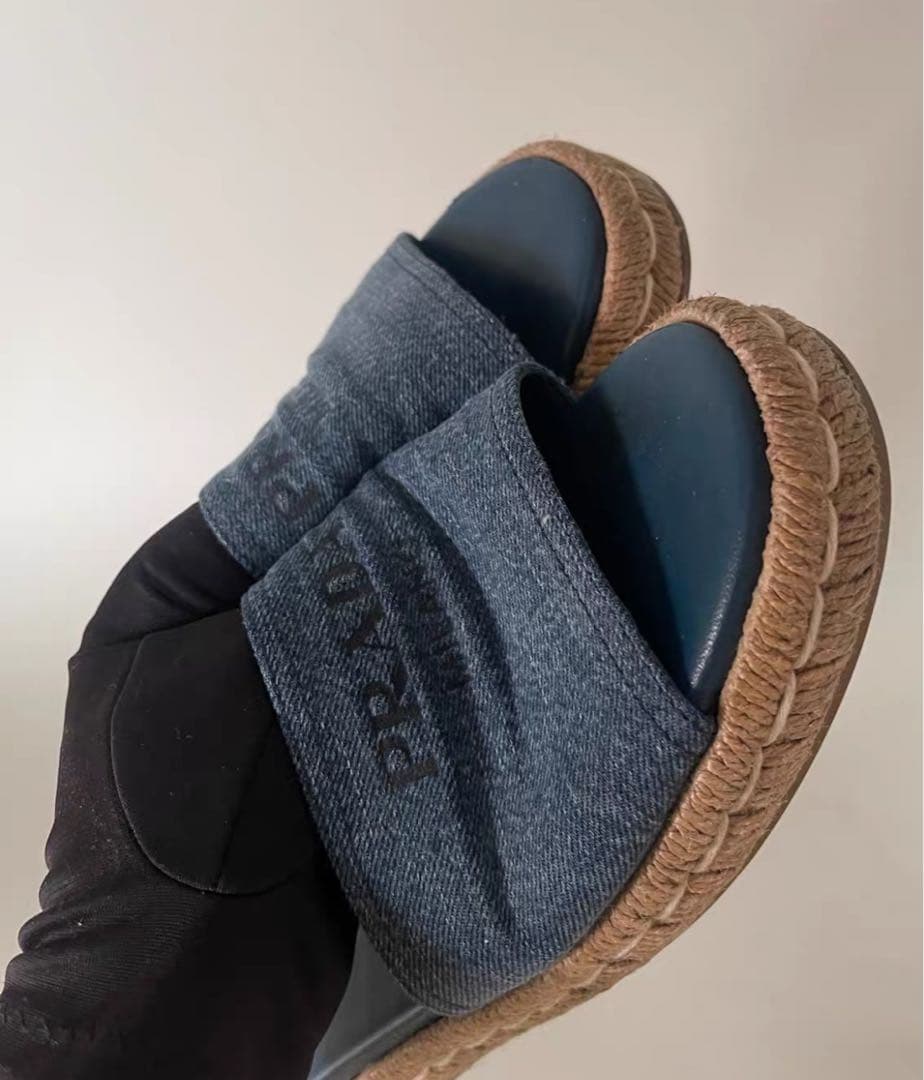 美品 プラダPRADA ダークブルー スライドサンダル