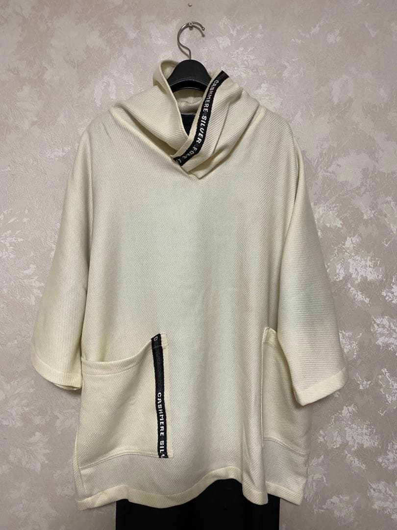 250.カシミアシルバーフォックスとラムウールのチュニック