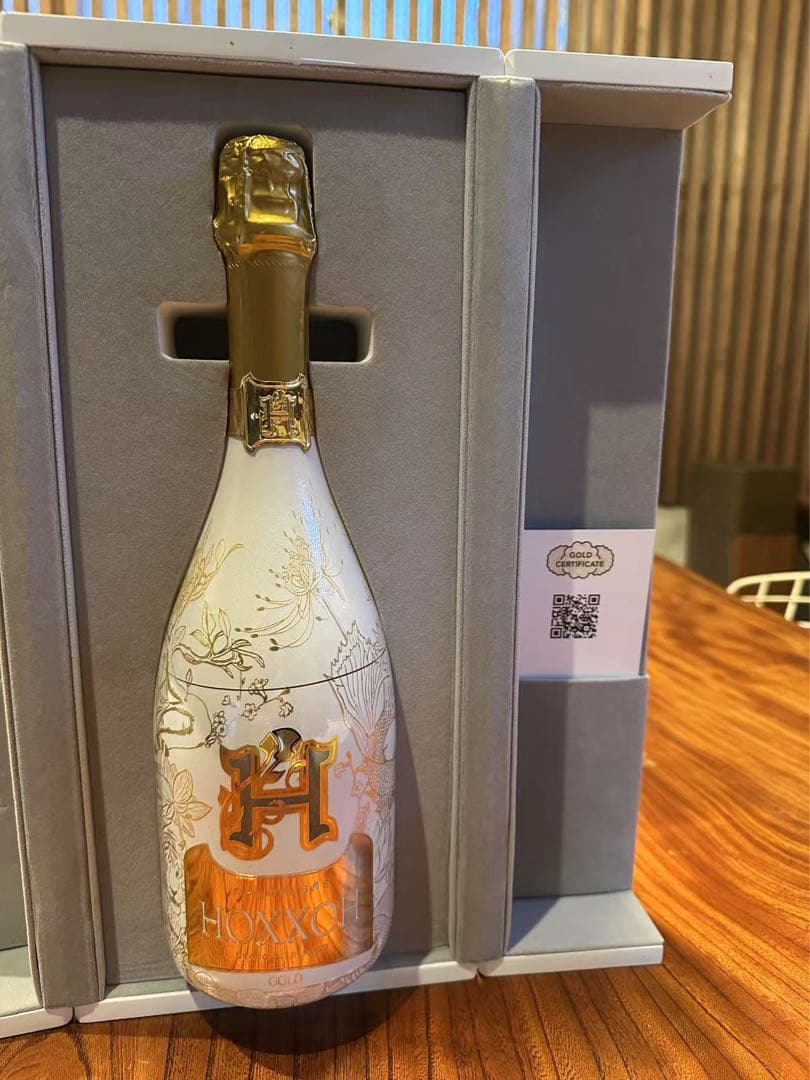 HOXXOH オックス ルビー 音に反応して7色に光るシャンパン 化粧箱　未開栓